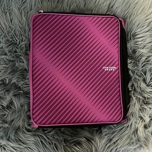 This is a Five Star Zipper Binder, 2 Inch 3 Ring Binder, 6 Pocket Expanding File